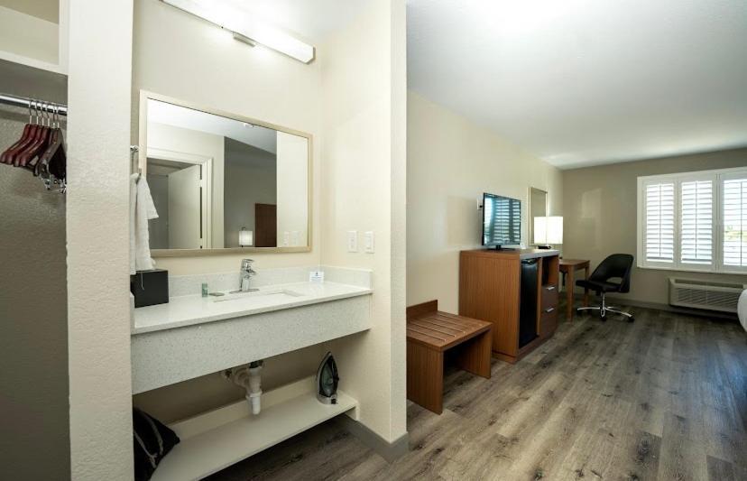 Best Western Houston Iah Intercontinental Airport Inn Humble Exterior photo